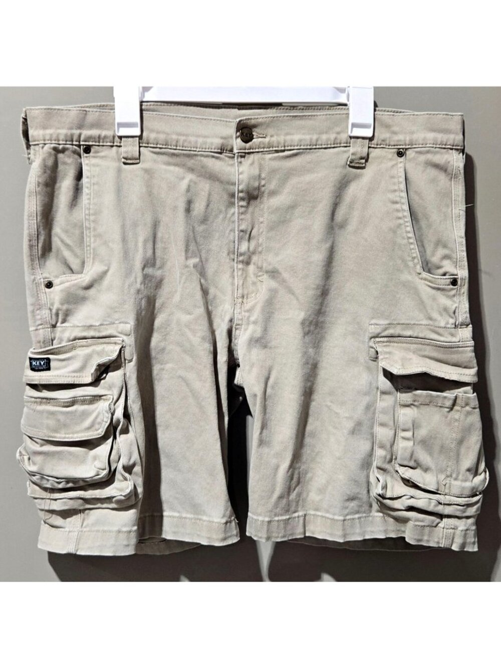 KEY Brand Men's Classic Tan Relaxed Fit Cargo Shorts 8.75 Inseam -- Size 38